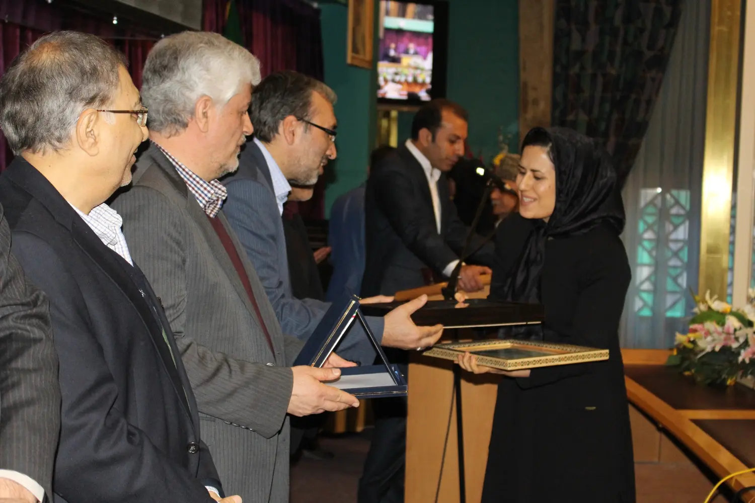 دریافت تقدیر کارآفرین برتر